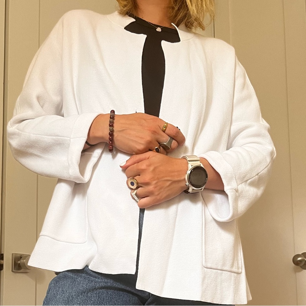 White vintage knit collarless blazer cardigan.